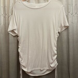 No Boundaries Women’s White Ribbed Short Sleeve Top